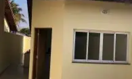 Linda casa localizada no bairro bopiranga - lado praia