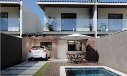 Linda casa localizada no bairro Suarão - lado praia.