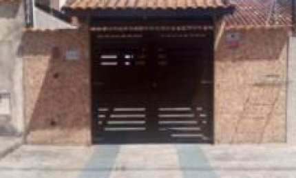 Excelente casa localizada no Balneário Tupy - lado praia.