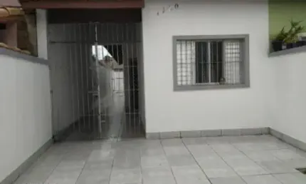 Excelente casa localizada no bairro Balneário Gaivota - lado praia. Espaço para futura piscina