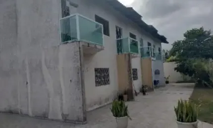 Excelente casa localizada no bairro Bopiranga - lado praia.