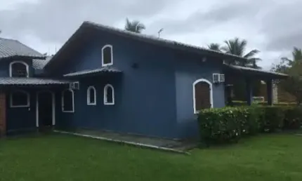 Belíssima casa localizada no bairro Jardim Jamaica - lado praia.