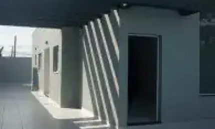 Belíssima casa localizada no bairro tupy, em itanhaém - lado praia.
