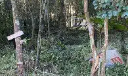 Terreno no Balneário Gaivota, em Itanhaém, localizado no lado serra à 100 metros da rodovia, em rua de terra.