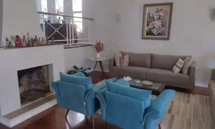 Casa pronta para morar, excelente localização, bairro nobre