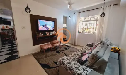 Casa sobrado á venda em santos com 03 suítes e quintal
