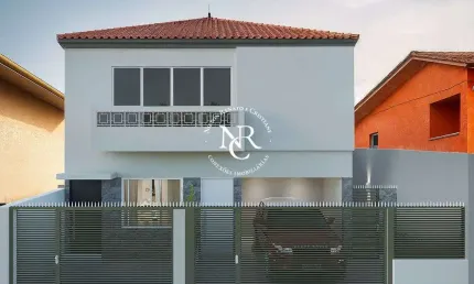 Casa sobreposta térrea com 03 quartos no boqueirão em santos