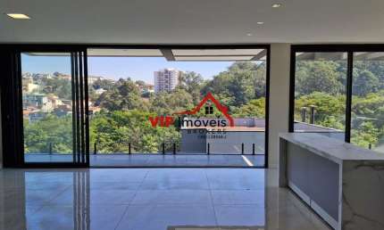 Belíssimo sobrado no Condomínio Bosque do Horto com 334m² de área construída