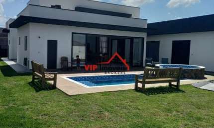 Excelente casa térrea de Alto Padrão no Condomínio Terras Caxambu com 340m²