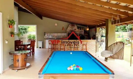 Linda casa térrea com 302m² no Condomínio Tereza Cristina