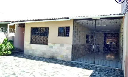Casa com 3 quartos à venda na Rua Barba Alardo, 1, Serrinha, Fortaleza por R$ 530.000