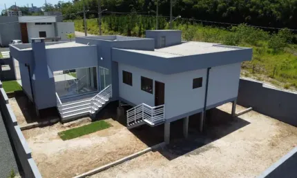 Casa para Venda em Criciúma, Vila Floresta II, 3 dormitórios, 1 suíte, 2 banheiros, 2 vagas