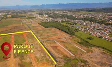 Terreno à venda na Avenida Vante Rováris, Santa Luzia, Criciúma