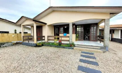 Casa para Venda em Criciúma, Verdinho, 3 dormitórios, 3 banheiros, 2 vagas