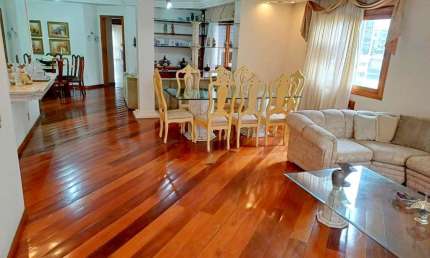 Apartamento Grande Próximo a Praça do Congresso em Criciuma