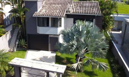 Casa para Venda em Criciúma, Laranjinha, 3 dormitórios, 1 suíte, 3 banheiros, 2 vagas