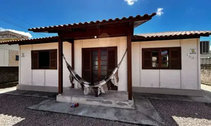 Casa para Venda em Criciúma, Santa Catarina, 3 dormitórios, 1 banheiro, 1 vaga