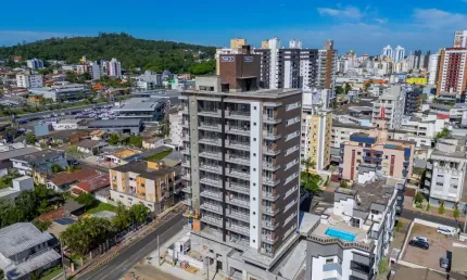 Apartamento para Venda em Criciúma, Pio Corrêa, 3 dormitórios, 3 suítes, 4 banheiros, 3 vagas