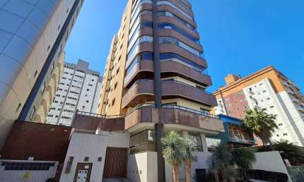Apartamento com 5 quartos à venda na Travessa Engenheiro Boa Nova, Centro, Criciúma