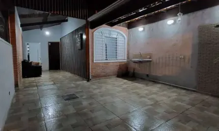 LINDA CASA TÉRREA LOCALIZADA NO CANTO DO FORTE ÓTIMA OPRTUNIDADE