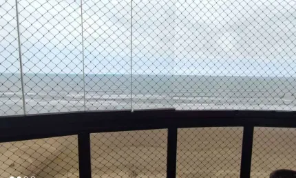 Apartamento mobiliado com vista para o mar no caiçara.