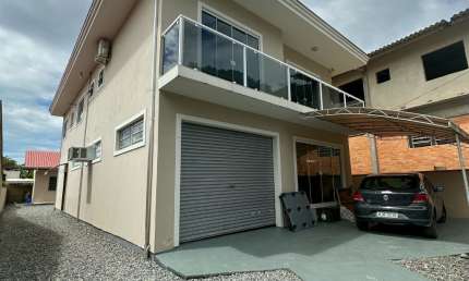 Sobrado com Galpão e Linda Residência no Piso Superior