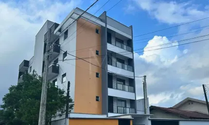 Apartamento com 2 dormitórios no Saguaçú, pronto para morar