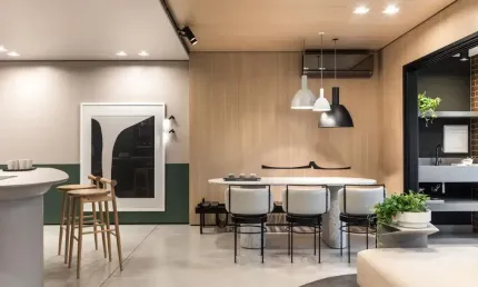 Apartamento Alto Padrão na Rua Rua Camboriú no Bairro Glória/ Atiradores