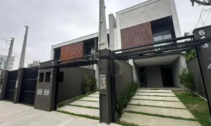 Sobrado Geminado com 1 suíte + 2 dormitórios no Anita Garibaldi