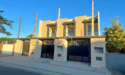 Sobrado Geminado com 2 suítes no Bairro Aventureiro