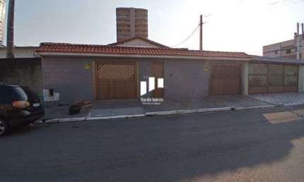 Casa isilada com 4 dormitório na Tupi em Praia Grande SP.