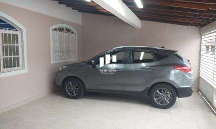 Casa isolada com 3 vagas de garagem, no Canto do Forte em Praia Grande..