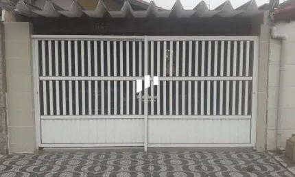 Casa com 2 quartos à venda na Avenida Ângelo Perino, 547, Balneário Maracanã, Praia Grande