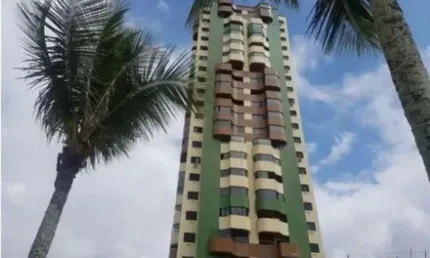 Apartamento de 3 dormitórios com 1 suíte, em frente a praia na Guilhermina em Praia Grande