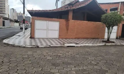 Casa com 3 quartos à venda na Rua José Calixto do Carmo, 381, Aviação, Praia Grande, 200 m2 por R$ 550.000