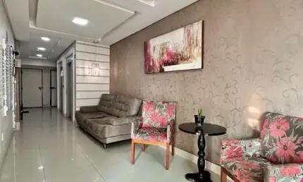 Apartamento de 2 dormitórios com sacada gourmet em Praia Grande SP