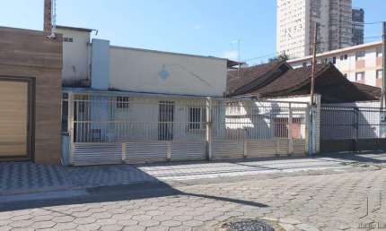 Casa em Condomínios na Guilhermina em Praia Grande SP.