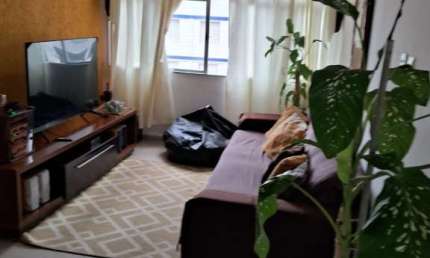 Apartamento com 2 quartos na quadra da praia em Praia Grande SP