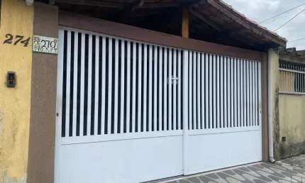 Casa com 2 quartos à venda na Rua Antilhas, 270, Guilhermina, Praia Grande, 71 m2 por R$ 550.000