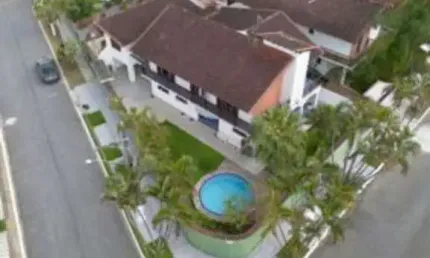 Imperdível Casa à Venda em Praia Grande-SP, Bairro Flórida: 4 Quartos, 3 Suítes, 6 Banheiros, 331,67m².