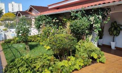 Imóvel para venda em Praia Grande-SP: Casa de 3 quartos, 1 suíte, 1 sala, 3 banheiros, 5 vagas de garagem e 245m² na Flórida.