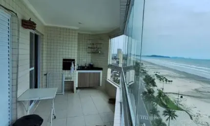 Maracanã, Praia Grande-SP: Apartamento à venda com 2 quartos, 1 suíte e vaga de garagem!