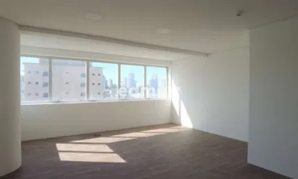 Sala comercial com 1 sala para alugar no Centro, Santo André  por R$ 2.200