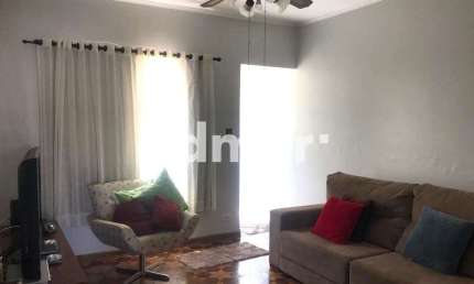 Casa com 2 quartos à venda na Vila Curuçá, Santo André  por R$ 750.000