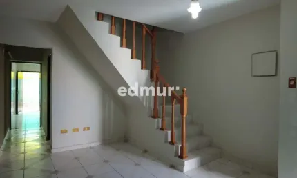 Casa com 2 quartos à venda no Parque Gerassi, Santo André  por R$ 450.000