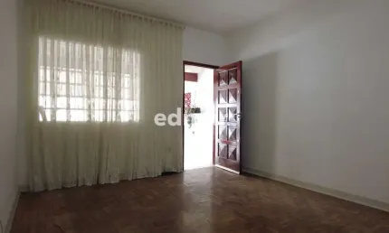 Casa com 2 quartos à venda na Vila Metalúrgica, Santo André  por R$ 450.000