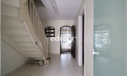 Casa com 3 quartos para alugar no Jardim, Santo André  por R$ 3.800