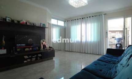 Casa com 3 quartos para alugar na Vila Alzira, Santo André  por R$ 6.000