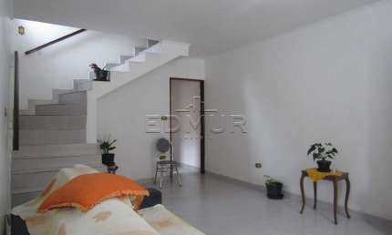 Casa com 3 quartos para alugar no Jardim Teles de Menezes, Santo André  por R$ 3.600
