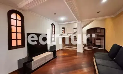 Casa com 3 quartos para alugar na Vila Eldízia, Santo André  por R$ 4.200